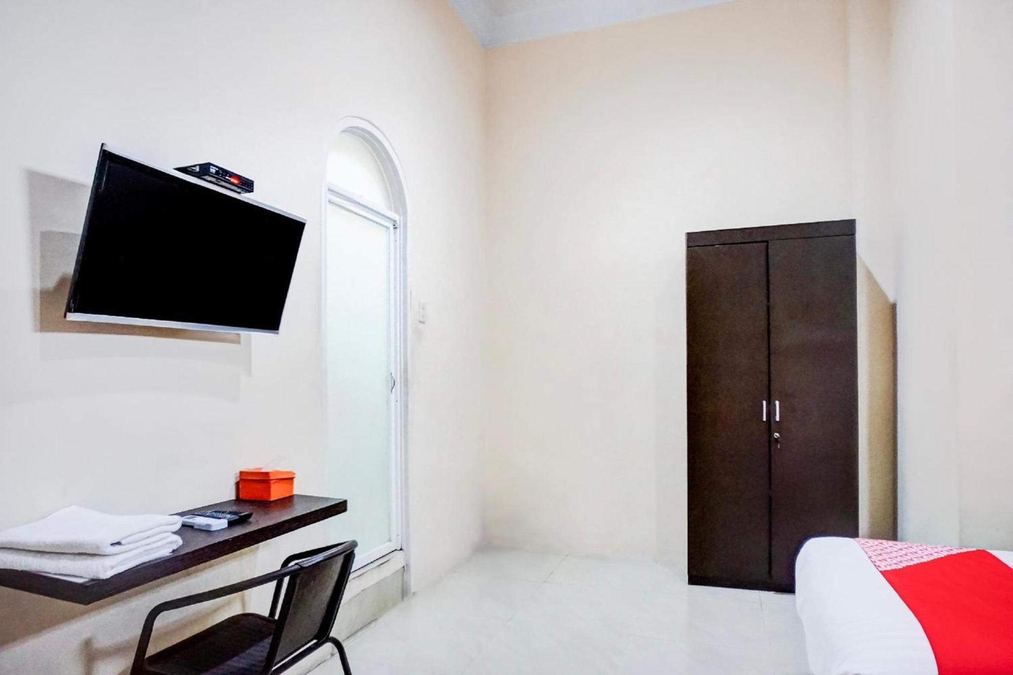 Hotel O Medan City Near Lapangan Benteng Formerly Ralica Residence Ngoại thất bức ảnh