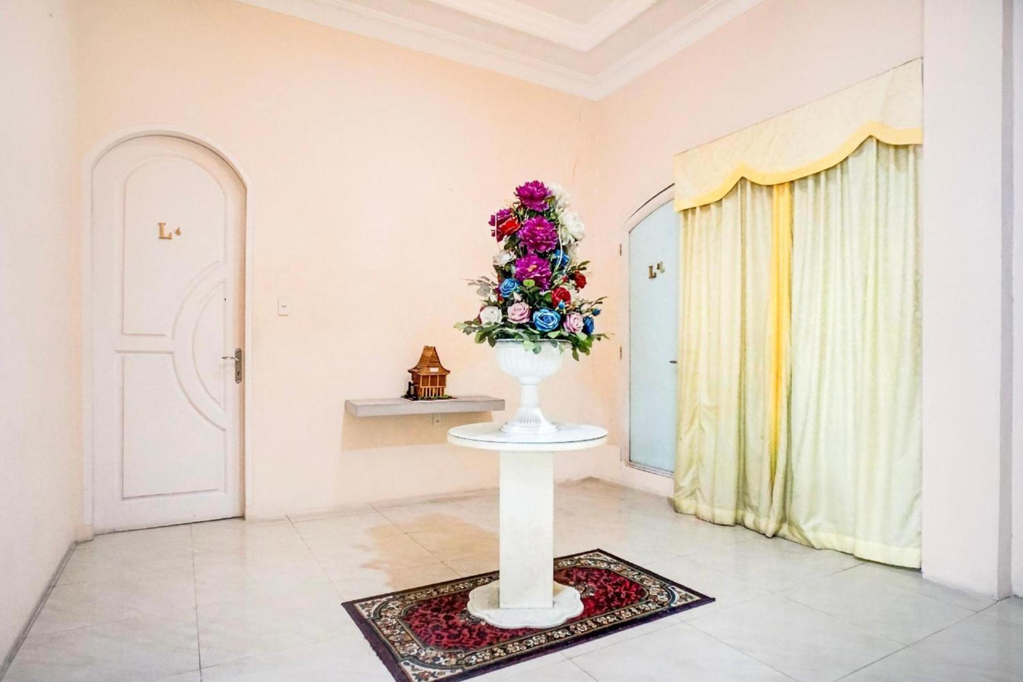 Hotel O Medan City Near Lapangan Benteng Formerly Ralica Residence Ngoại thất bức ảnh